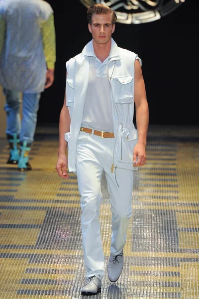 Look 33